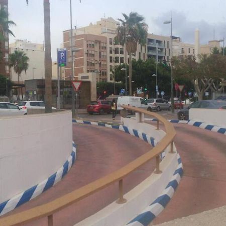 Precioso Piso En Almeria Centro Con Parking Gratis Bagian luar foto