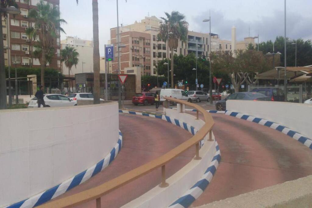 Precioso Piso En Almeria Centro Con Parking Gratis Bagian luar foto
