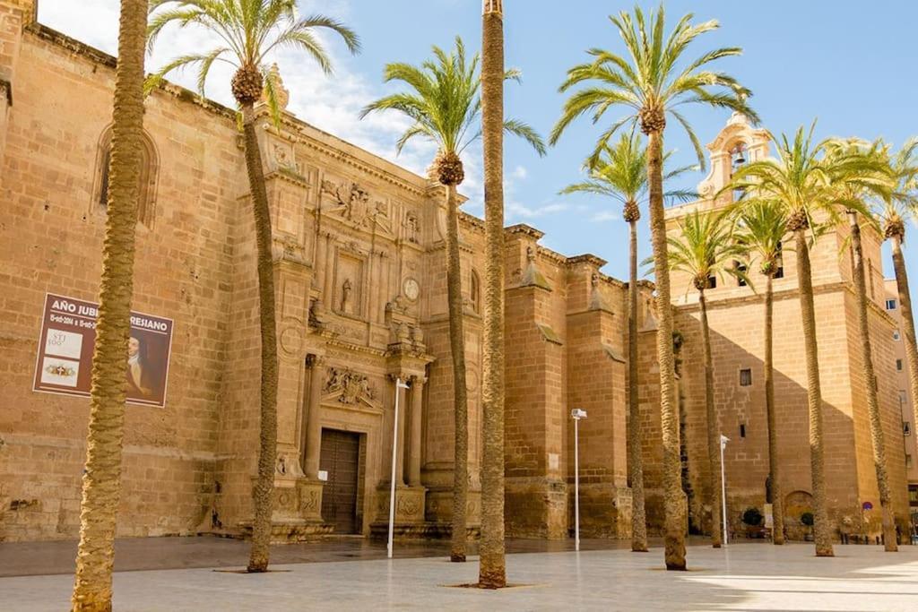 Precioso Piso En Almeria Centro Con Parking Gratis Bagian luar foto